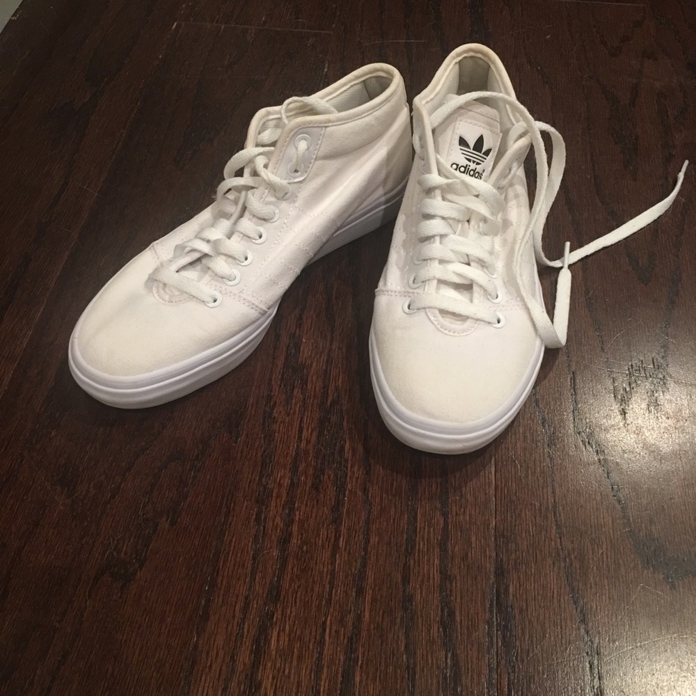 Women’s White Adidas Tennis Shoes